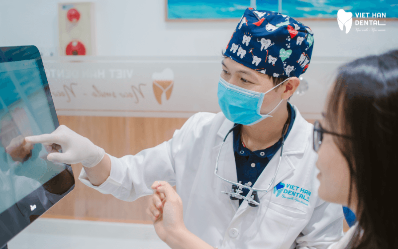 Bác sĩ tại Nha khoa Việt Hàn luôn lắng nghe và đưa ra giải pháp điều trị tối ưu nhất cho khách hàng